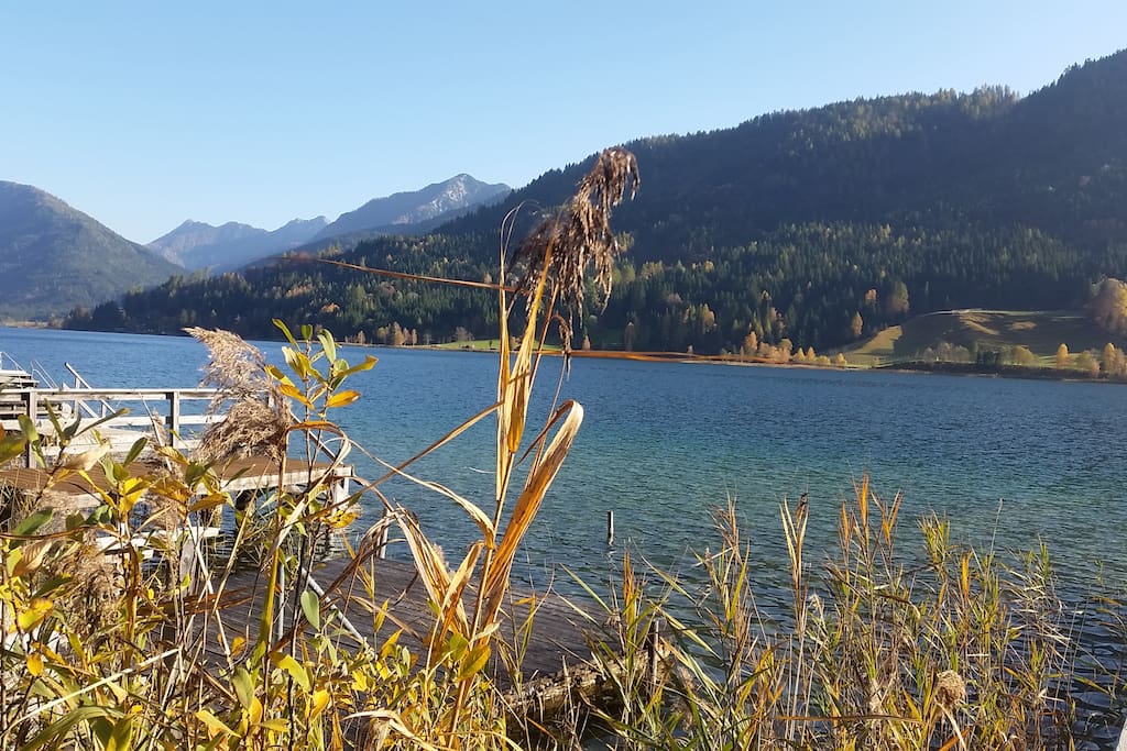 Blick vom hauseigenen Steg/View from private lake entrance