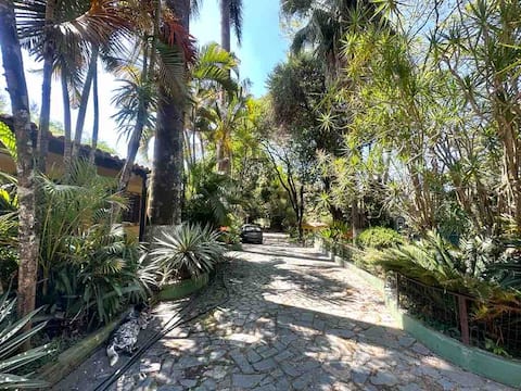 Relaxing farmhouse in the midst of nature/35 min from Bh