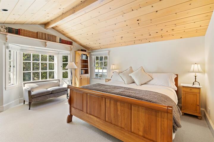 Luxury 4BR Retreat | Palo Alto Nr Stanford & Tech gallery image 3