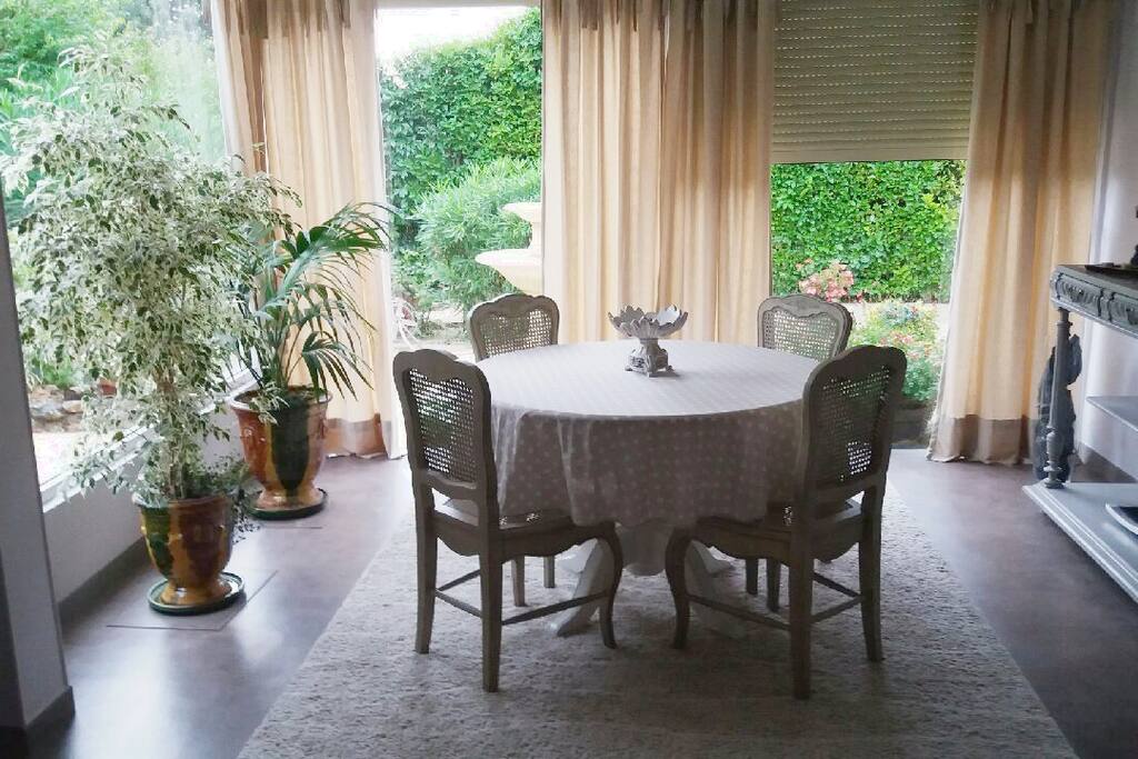 Salle à manger, diner room