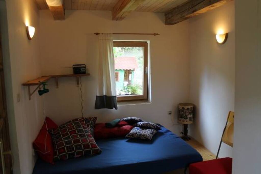Dvojlôžko v kuchyni
Double bed - kitchen