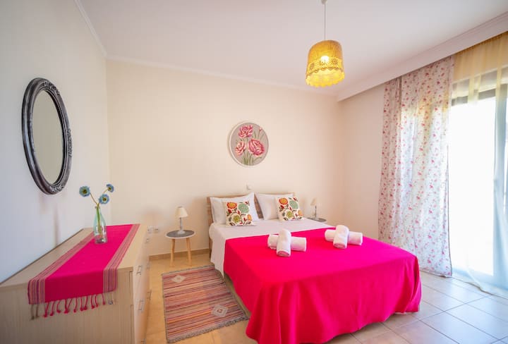 Rhodia Bedroom (private)