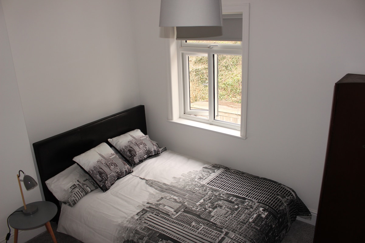 ghorofa ya kwanza ndani ya chumba cha kulala