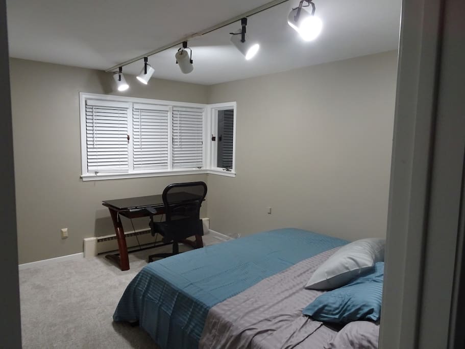 King size bed with working station