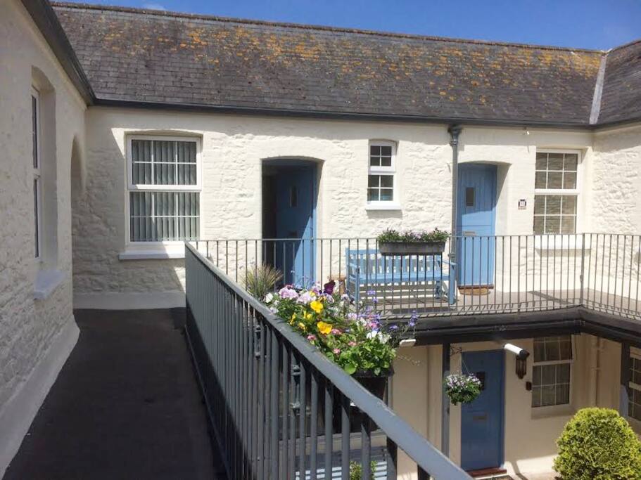 Sunny Balcony Bench Seating and Five Minutes Walk to the Beach and Harbour