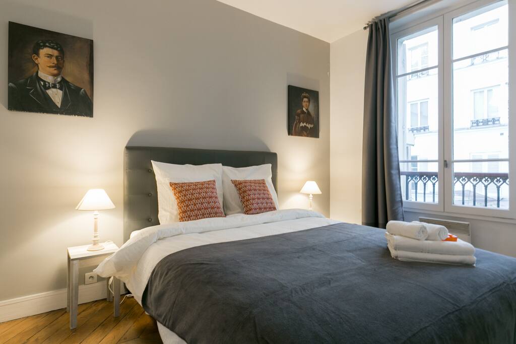 SoChic Master Bedroom with double bed (160x200 cm; 64x80 inches)