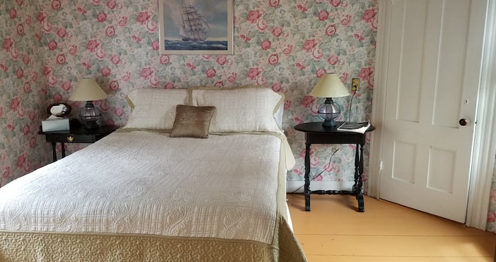 سرير رئيسي بحجم كوين