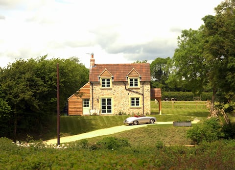 Peaceful, scenic, cosy cottage near Wells