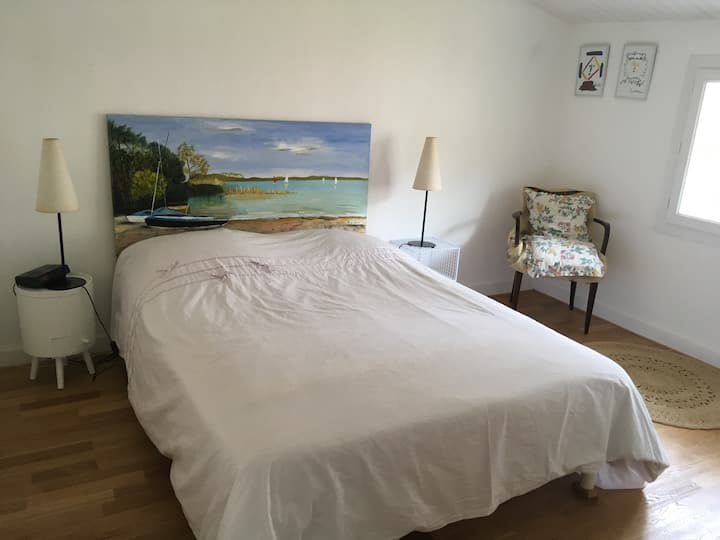 Dhomë gjumi 1
Një krevat 2 pers 160x200