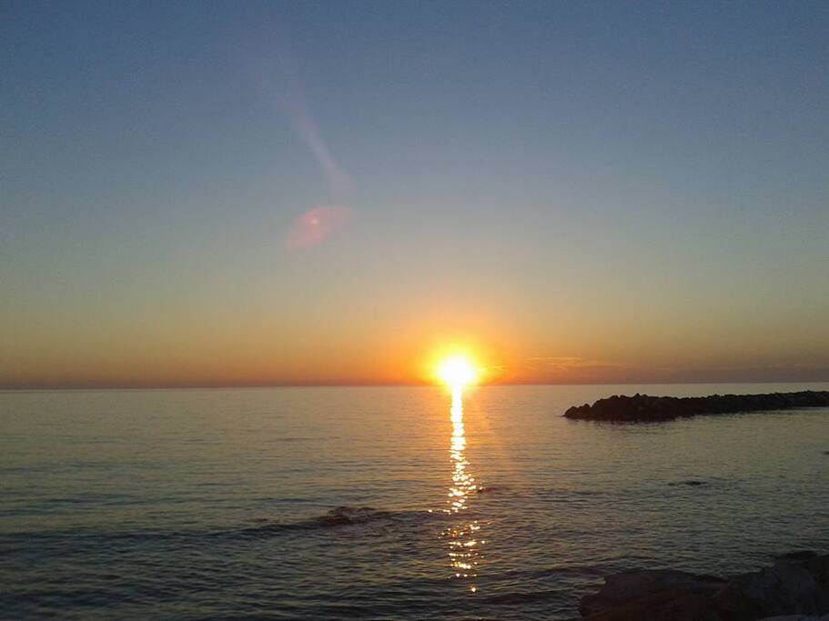 tramonto sul mare