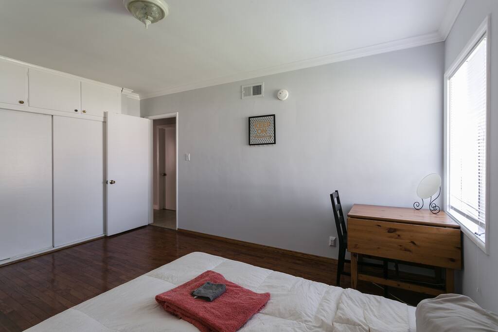 Sunny and airy room