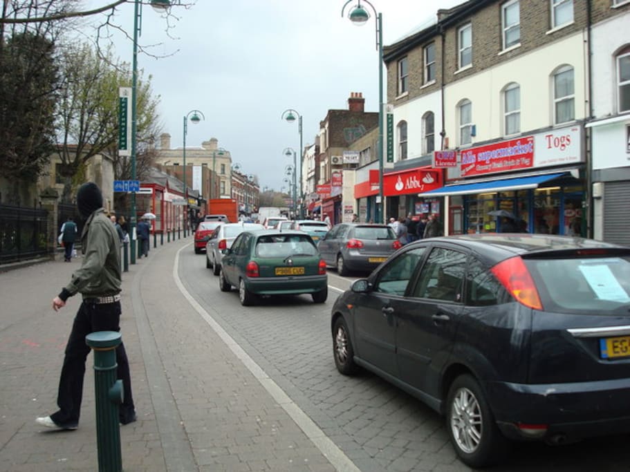Leytonstone High Road - photography by Stacey Harris