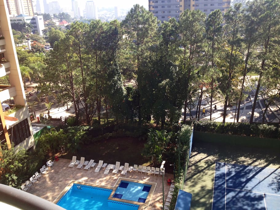 Piscina e Quadra de Tênis