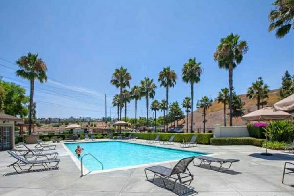 Access to pool, jacuzzi and BBQ