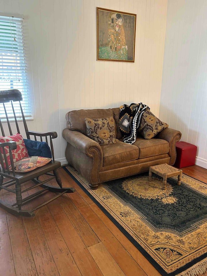 Q Bed/ens & Lounge Room In Quaint C1910 Cottage. - Toowoomba
