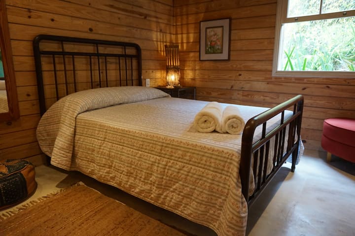 Chambre avec plus d'intimité et à l'abri de la lumière extérieure