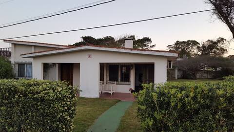 Spacious and comfortable chalet meters from the beach