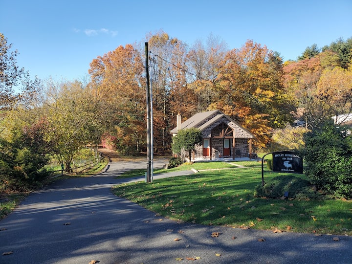 Birds Nest at Holly Heritage Guesthouses for Rent in Mohnton