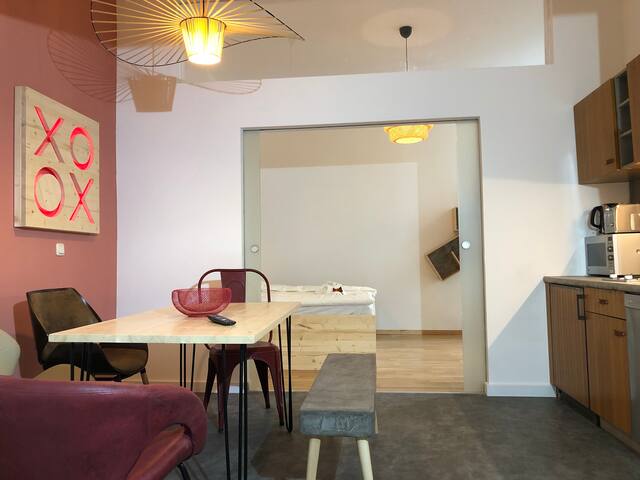 *NEW* Huge Design Loft, 6,5 rooms, 4 bath, central gallery image 4