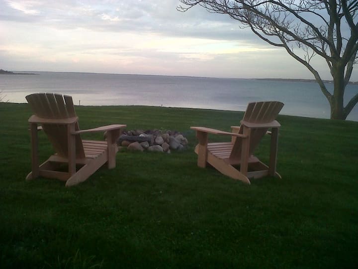 Cozy Prudence Island Waterfront Houses for Rent in Prudence Island