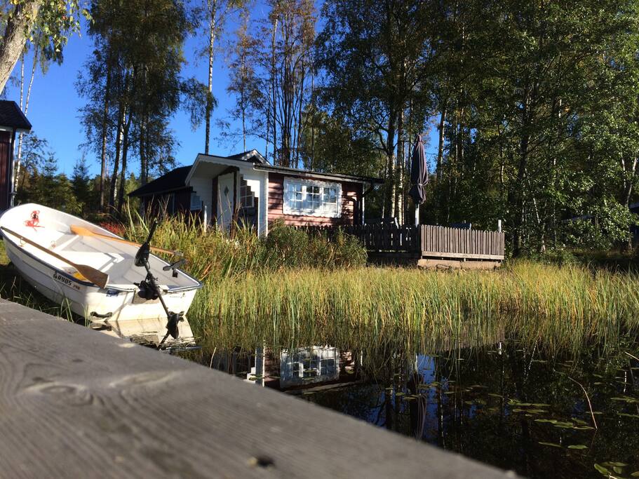 Båten ligger redo för utflykt.