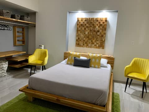 Cozy suite with separate entrance, AC,wifi
