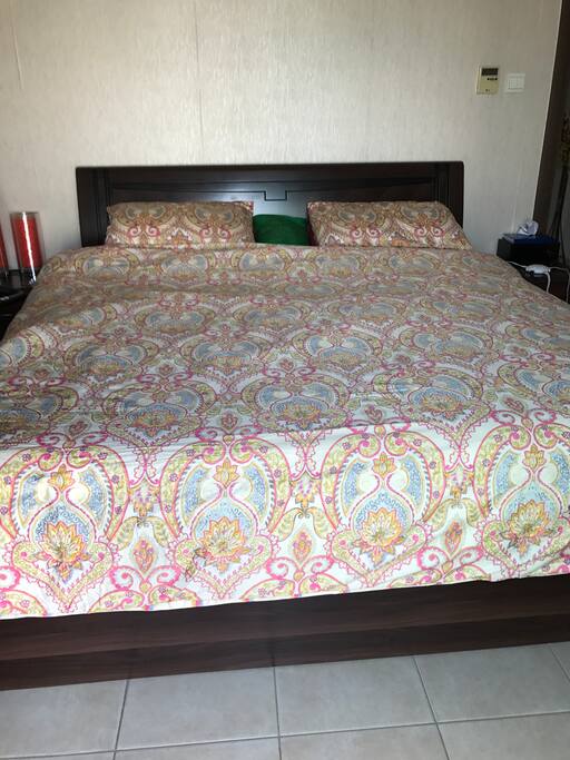 King size bed