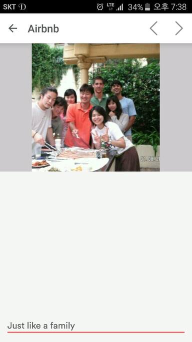 외국인 여행객들과 시내야외서 바베큐파티를 같이 즐기는 사진
we had a party some restaurant.
near a lot of Korean restaurant and cafe