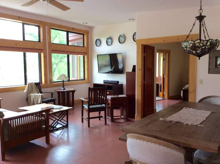 Private, Upscale, Riverfront Cabin, Sleeps 6; Amazing Amenities To Dazzle - California