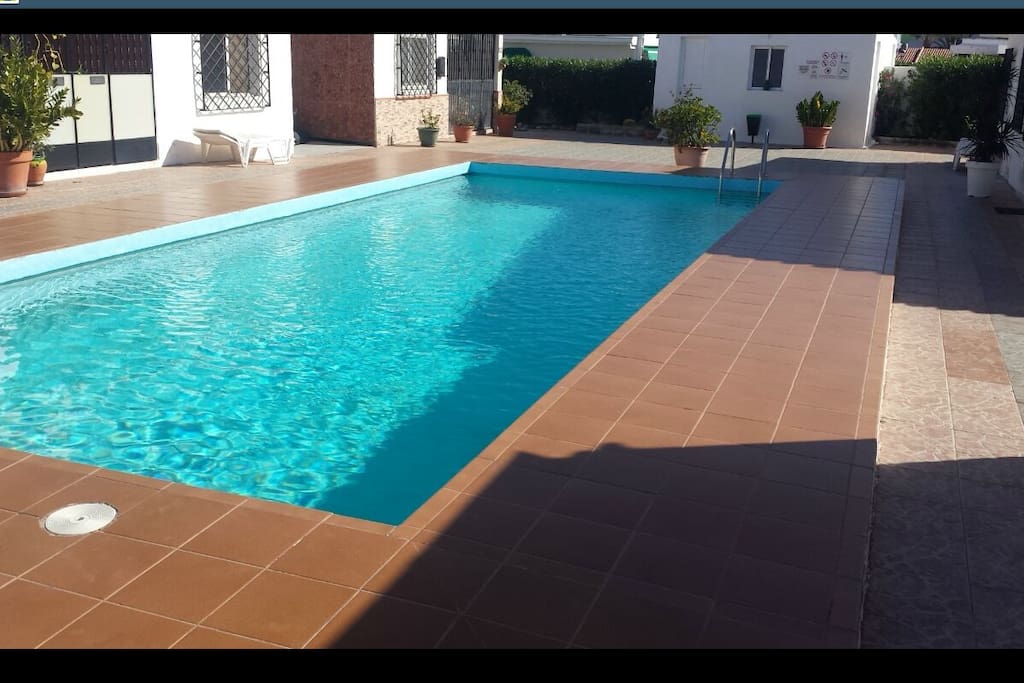 PISCINA PARA SU DISFRUTE