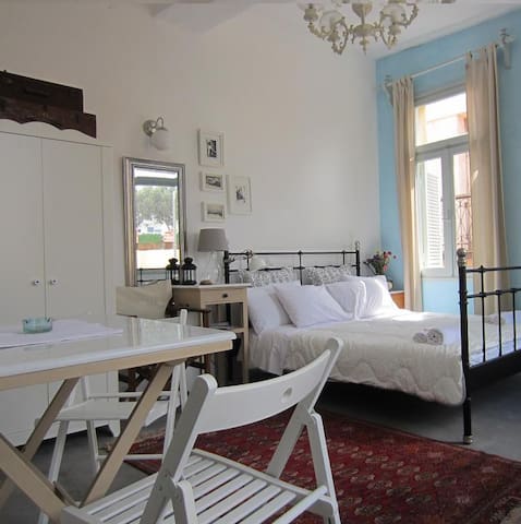 Cozy room in OldTown!