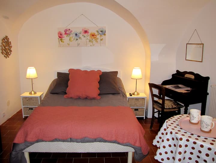 An adorable little independent bed and breakfast. Bed and breakfasts