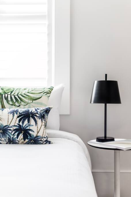 Single details; light, bright and playful.