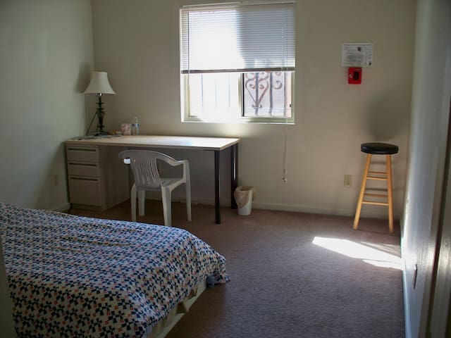 Private Room Save Money Travel.,