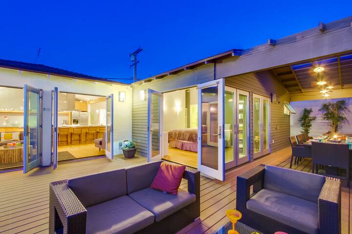 Hidden Beach Oasis, 2 Blks to Sand, A/C, Pets Ok! gallery image 2