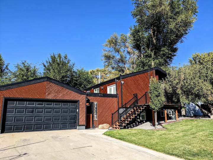 Rustic Home 6 rooms, desks, 2 kitchens, TV's, BBQ Houses for Rent in Orem, Utah, United