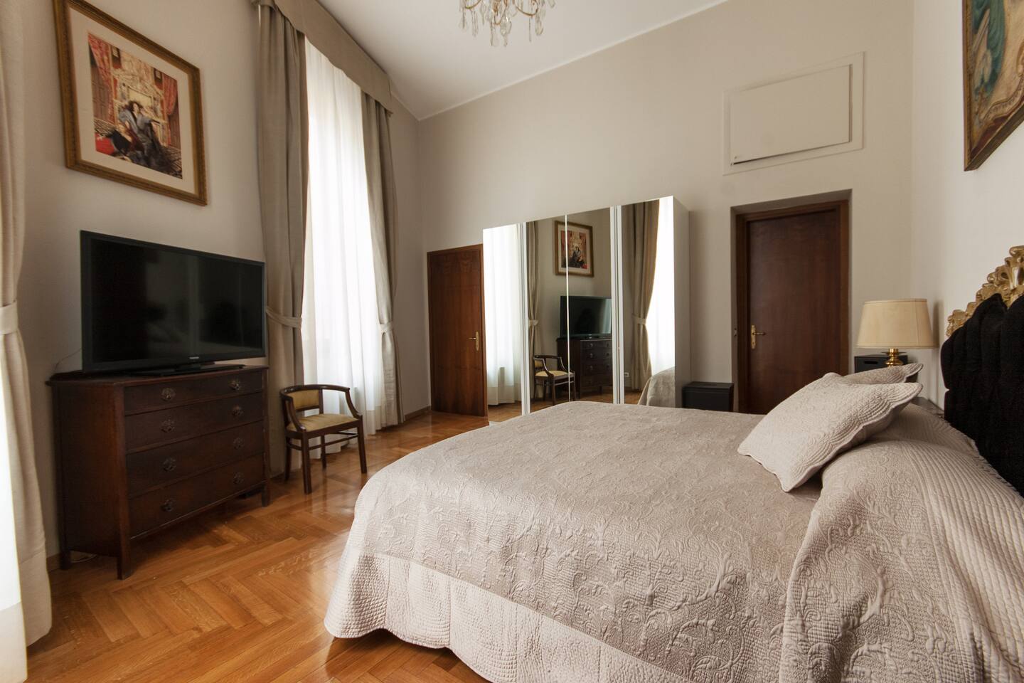Super central trendy & luxury flat apartments for rent in milano