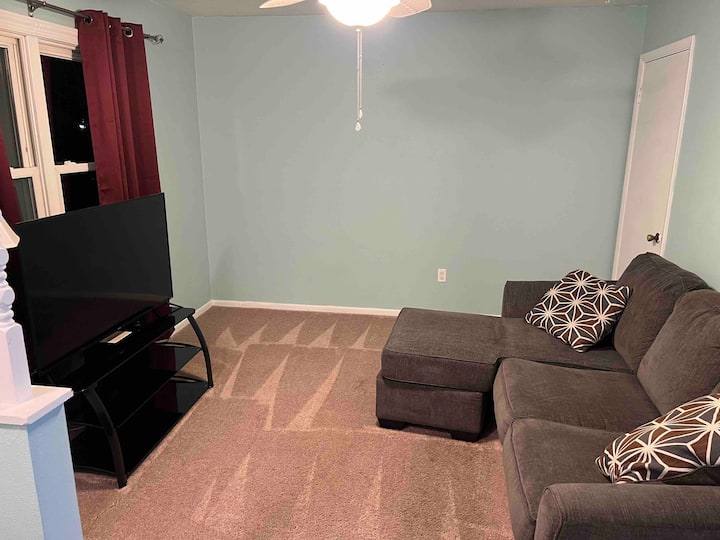 3 Bedroom + Office-close To Notre Dame - Elkhart, IN