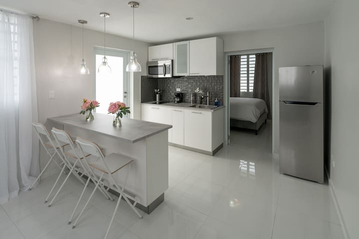 Modern apartment close to  airport and beach