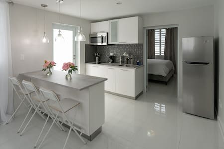 Modern apartment close to  airport and beach