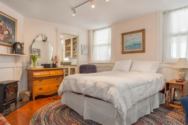 Airbnb Professional Photo Taken w/ wide angle lens. Rooms may appear bigger. Queen sized bed