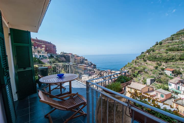 Apt Terrazza Sofia bella vista mare a Manarola - Appartamenti in affitto a  Manarola, Liguria, Italia - Airbnb