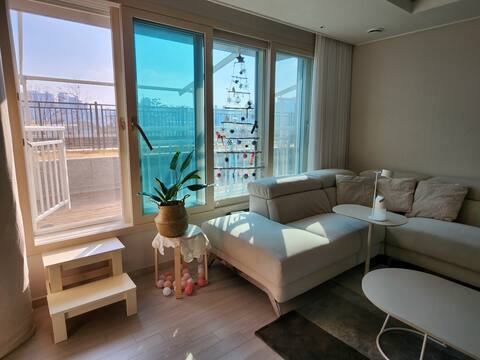 Spacious Terrace 86 