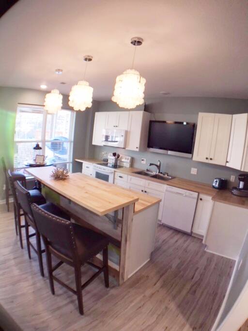 Bar & Kitchen