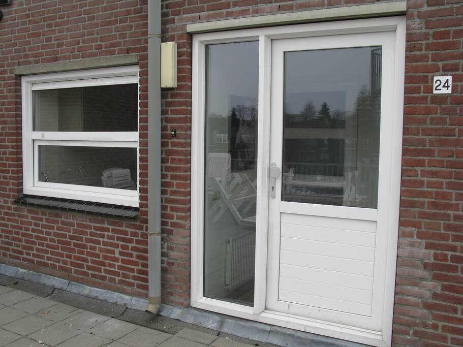 Own front door on the (shared) roofterrace.