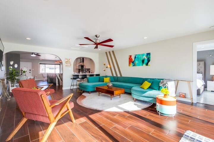 Villa Caribeña -4BR Luxury w/ Heated Pool & Games gallery image 3