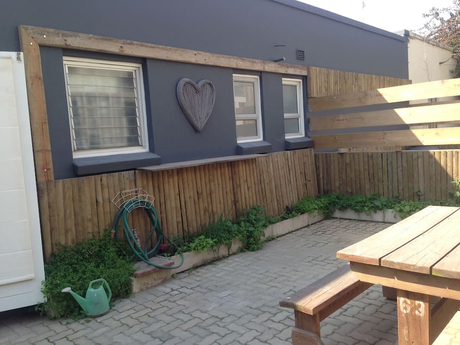 Private pet friendly Courtyard and Entrance