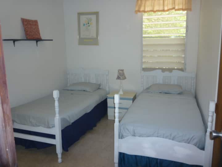 ห้องนอนที่สามมีเตียงแฝดสองหลัง