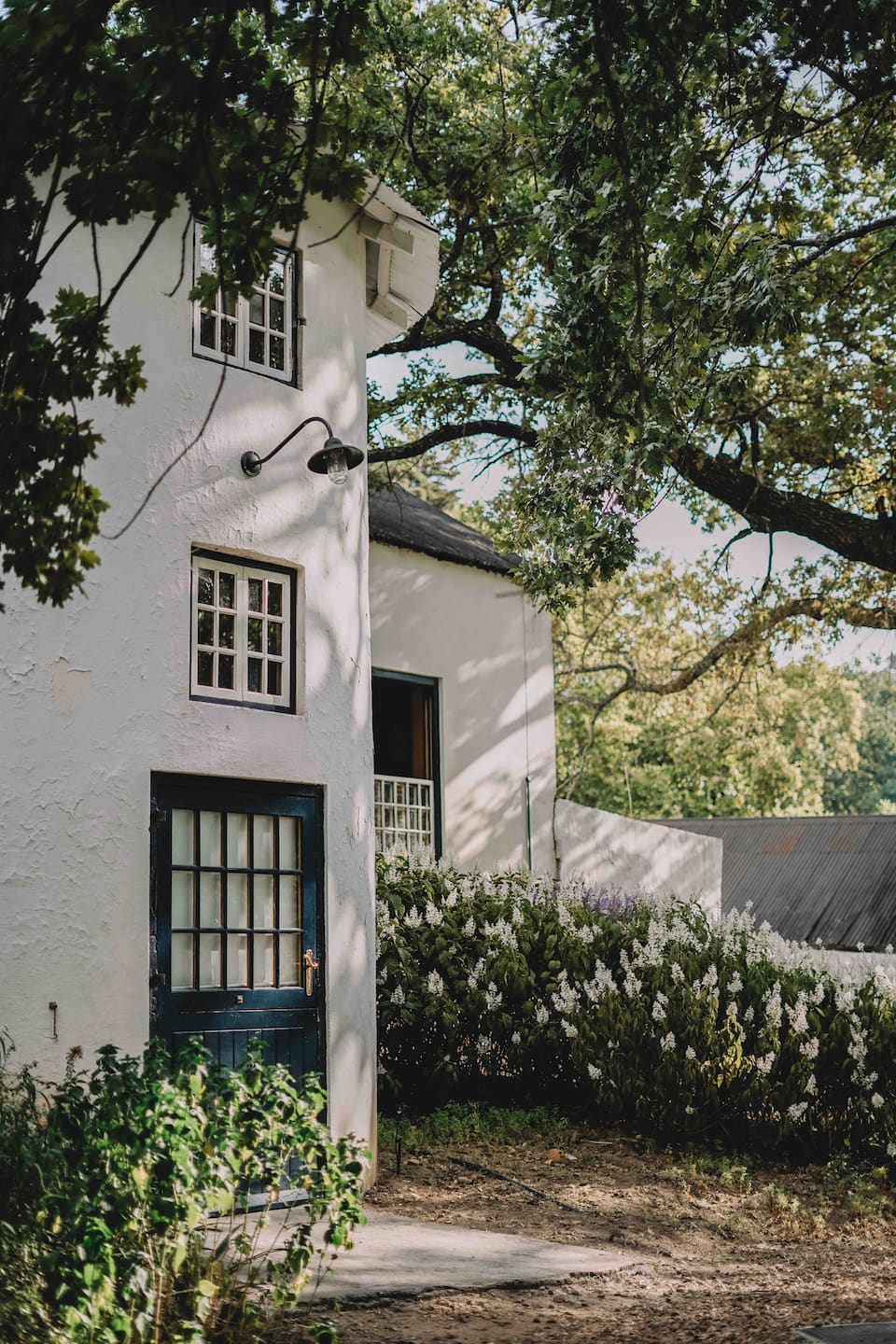Simonsberg Silo, a converted grain silo on a wine farm, Klapmuts, Western Cape, South Africa, photo 4 of 10