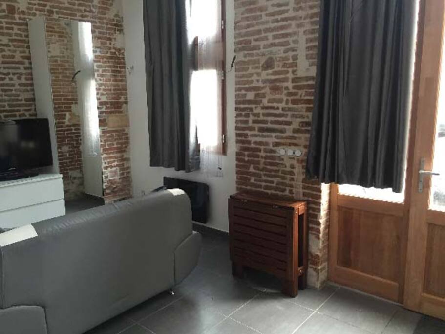 studio très lumineux
